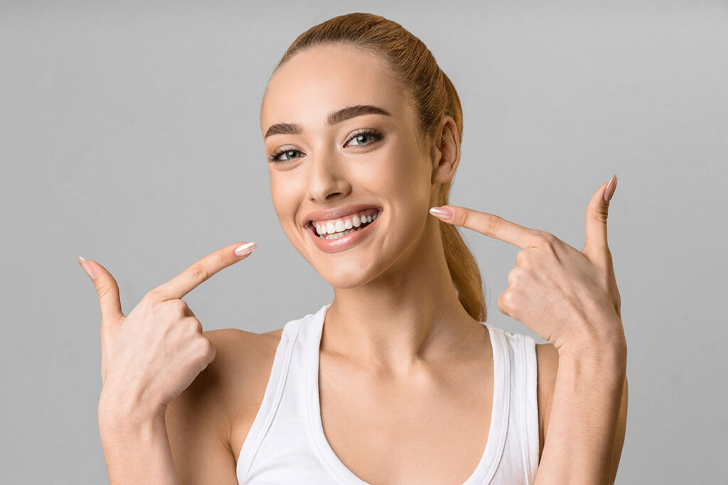 Veneers In Fort Myers: How Custom Smile Design Can Create A Natural-Looking Result